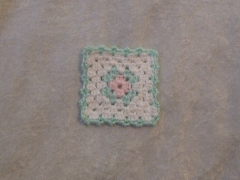 Fisherman/'s Net Pattern Crocheted Beige Doll Blanket