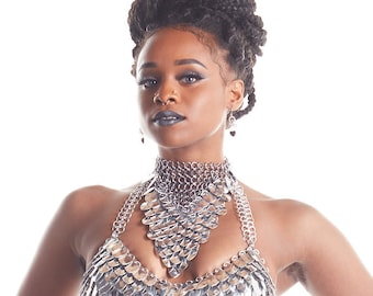 Elegant Ephina Scalemail Necklace