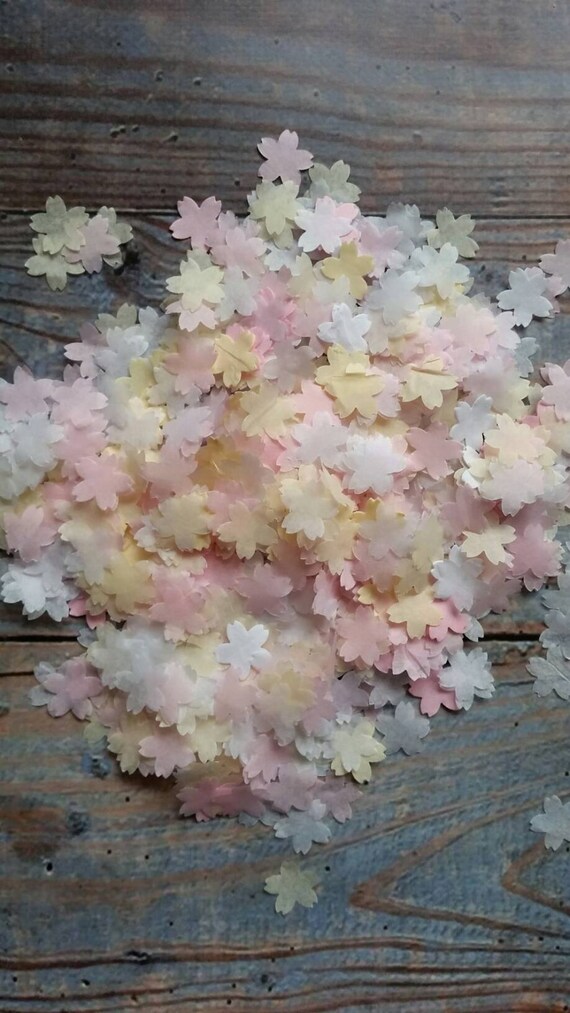 1200 MEDIUM WHITE /& NAVY BLUE SCALLOPED HEART WEDDING THROWING CONFETTI.