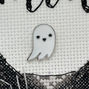 Needle minder, needle keeper, ghost, enamel magnet