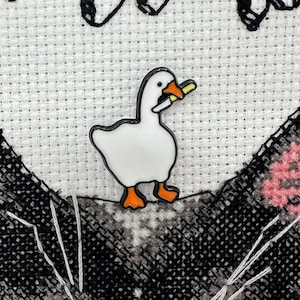 Needle minder, needle keeper, goose with knife, magnet