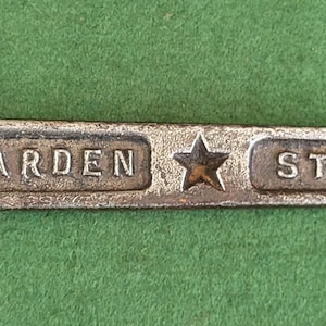 珍しいアンティーク スパナ。珍しいアンティーク 消火器マルチツール レンチ - Harden Star Co、ロンドン ハンマーヘッド レンチ。