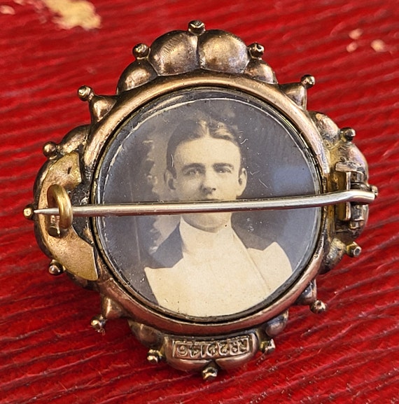 Antique Brooch - Antique Mourning Brooch With Pic… - image 8