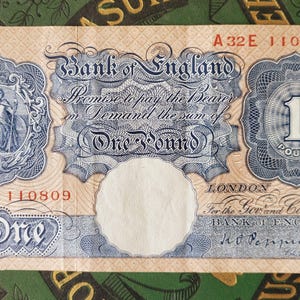 War Time Issue Blue One Pound Note - K. O. Pepiatt. British War Time Issue (WW II) Blue One Pound Note - A32E 110809.