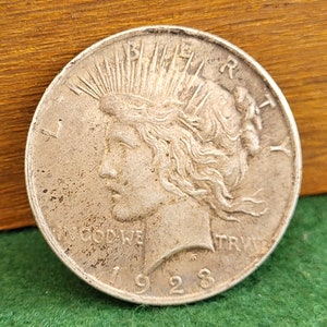 1923 Peace Dollar. 1923 USA Silver Peace Dollar - Anthony de Francisci.