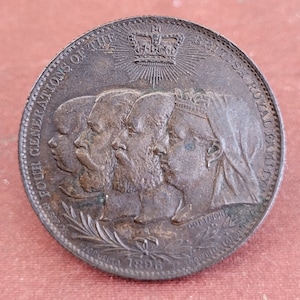 Antique Remington Typewriter Token - Queen Victoria - Four Generations Of The Royal Family. 1896 Remington Typewriter Advertising Token.