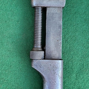 きれいなアンティーク Coes Wrench Co. 12 インチ 調整可能レンチ - Coes Wrench Co. 12 インチ 頑丈な調整可能スクリューレンチ。