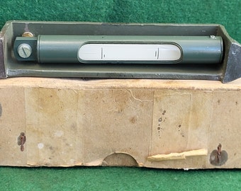 Nice Vintage 1940's Hilger & Watts Ltd Spirit Level. Vintage Engineers/Machinist Spirit Level In Original Cardboard Box - British Made.