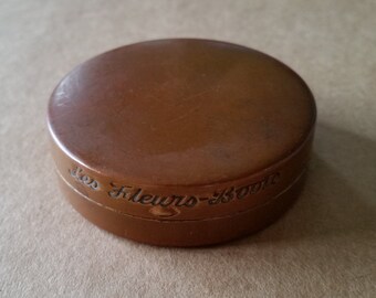 Boots Antique Powder Compact - Les Fleurs-Boots. Antique Les Fleurs-Boots Powder Compact. Antique Powder Compact By Boots - Les Fleurs