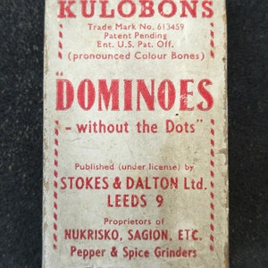 Seltene Vintage Kulobons (ausgesprochene Farbe Bones) Dominosteine ohne die Punkte von Stokes And Dalton Ltd, Vintage Sagion Bild zurück Dominosteine