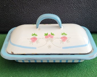 A Very Pretty Vintage Enamel Soap Dish With Lid, Pretty Pink Flower Decoration To Lid. Farmhouse/Country Chic Enamel Soap Lidded Dish.