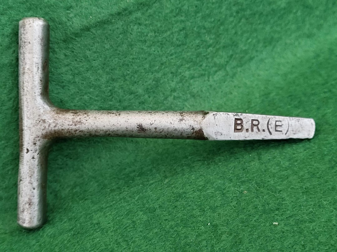 Vintage BR (E) Railway Carriage Key. Vintage BR (E) British Railways ...