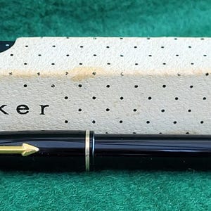 Vintage Parker Fountain Pen. Vintage Parker &quot;17&quot; Lady Fountain Pen - Black, In Original Box With Instructions - 1960&#39;s.
