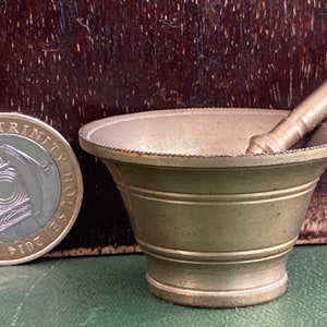 Absolutely Stunning Small Vintage Brass Apothecary Mortar and Pestle. Small Vintage Brass Apothecary Mortar And Pestle.