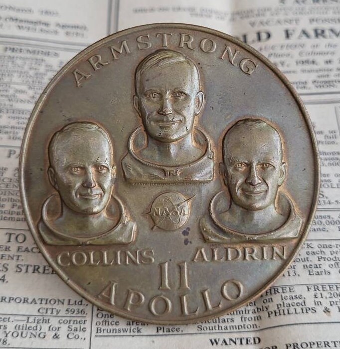 1969 Apollo 11 Commemorative Coin