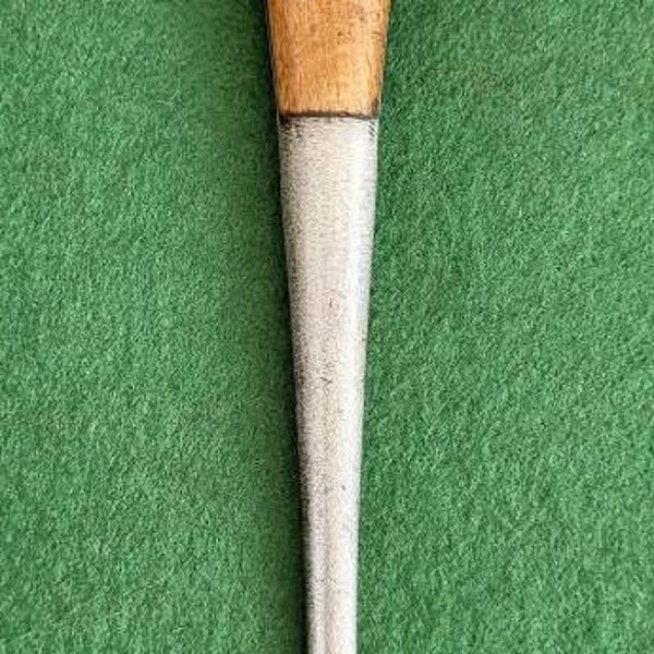 Vintage Perfect Handle Style Screwdriver. Nice Clean Vintage 10 Inch Wooden Handled "Perfect Handle" Style Screwdriver.