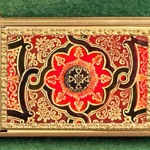Very Pretty Vintage Camera Type All In One Powder Compact With Lipstick Holder And Cigarette Compartment - Patterned Leather Finish.
