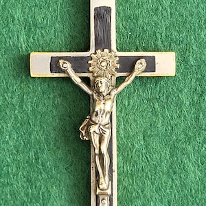 Antique Wood And Brass Crucifix. Antique Crucifix.