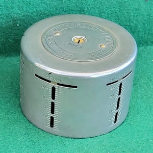 Vintage Spardose - The Yorkshire Penny Bank Ltd. Antike Yorkshire Penny Bank aus Metall aus den 1920er Jahren.