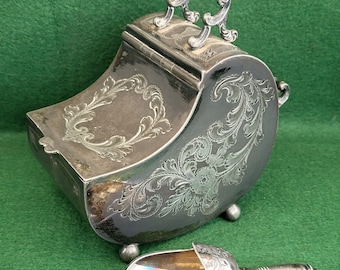 Antiker EPBM Sugar Scuttle And Scoop – EPBM (Galvanisiertes Britannia-Metall) mit JG über S Mark (John Gallimore Sheffield) Sugar Scuttle.