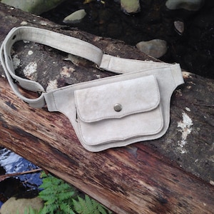 Unisex - genuine leather adjustable snap lock waist bag for travelling / festival or day to day wear