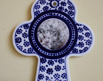 RARE Arabia Finland Peter Winquist Ateljé Kreuz oder großes Kleeblatt Servierplatte mit blauen Blumen und silbernem Herz original Vintage Design