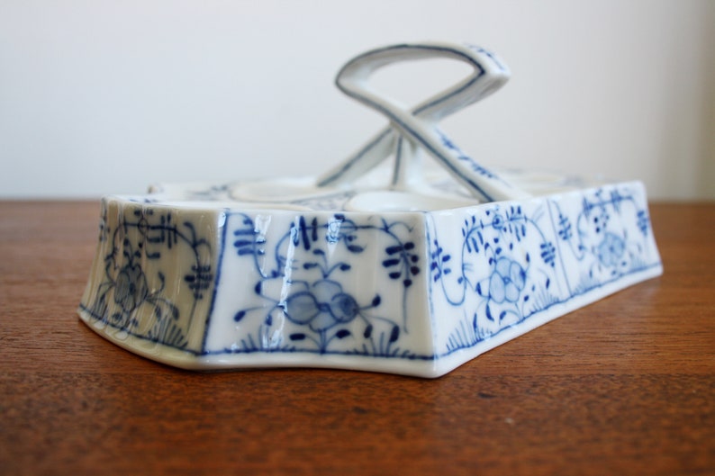 Antique rare egg tray of porcelain decorated with small blue strawflowers probably early 19th Century Thuringia Germany Strohbl\u00fcmen