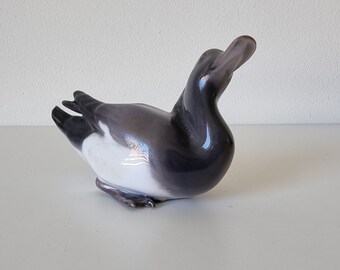 2羽のアヒルを描いた、非常に美しく珍しい青色のアルミニアセラミック