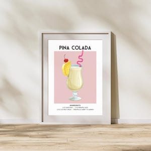 Przepis na koktajl Pina Colada – sztuka na wózku barowym, wystrój domowego baru, sztuka ścienna w stylu retro z koktajlami (pobieranie cyfrowe)