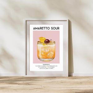 Przepis na koktajl Amaretto Sour – sztuka na wózku barowym, wystrój domowego baru, sztuka ścienna w stylu retro z koktajlami (pobieranie cyfrowe)