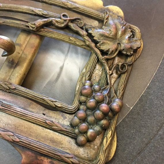 Collier Médaillon – La Pointe du Vent