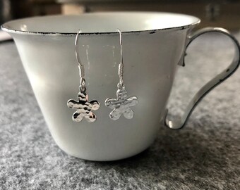 Sterling Silver Daisy Earrings, Shiny Flower Earrings, Dainty Earrings, Floral Jewellery, Gift for Her, Gift for Wife, Girlfriend, Mum