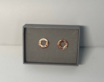 Copper Hammered Studs/7th Anniversary Gift for Wife/Shiny Copper Studs/Dainty Copper Jewellery/Minimalist Jewellery/Silver Stud Earring