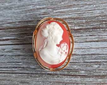 Vintage cameo brooch, retro brooch, Cameo, gold tone, coral coloured, brooch bouquet, carved, vintage jewelry, oval, retro, gift ideas