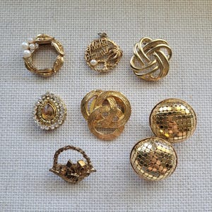 Vintage jewelry lot, gold tone jewelry lot, scarf clips, earrings, vintage, costume jewelry, pendants, vintage lot, brooches