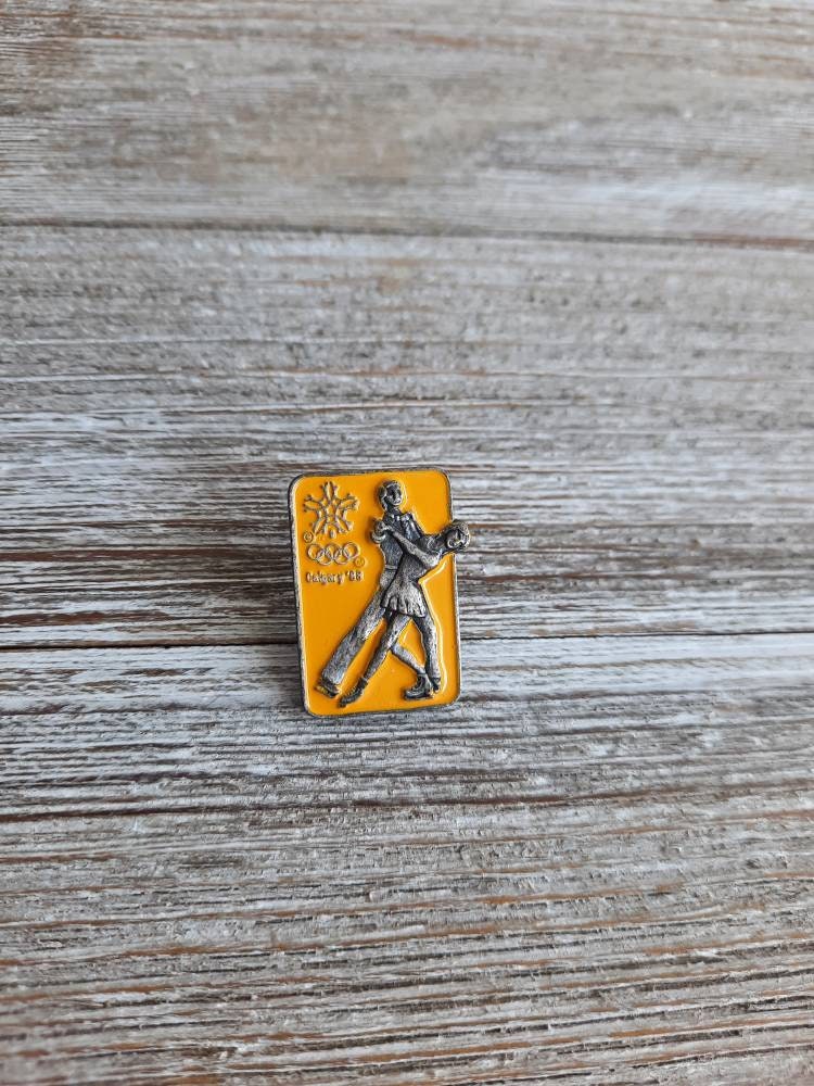 RARE PINS PIN'S - JO CALGARY 88 - CURLING - Signé COA 1979 * EF
