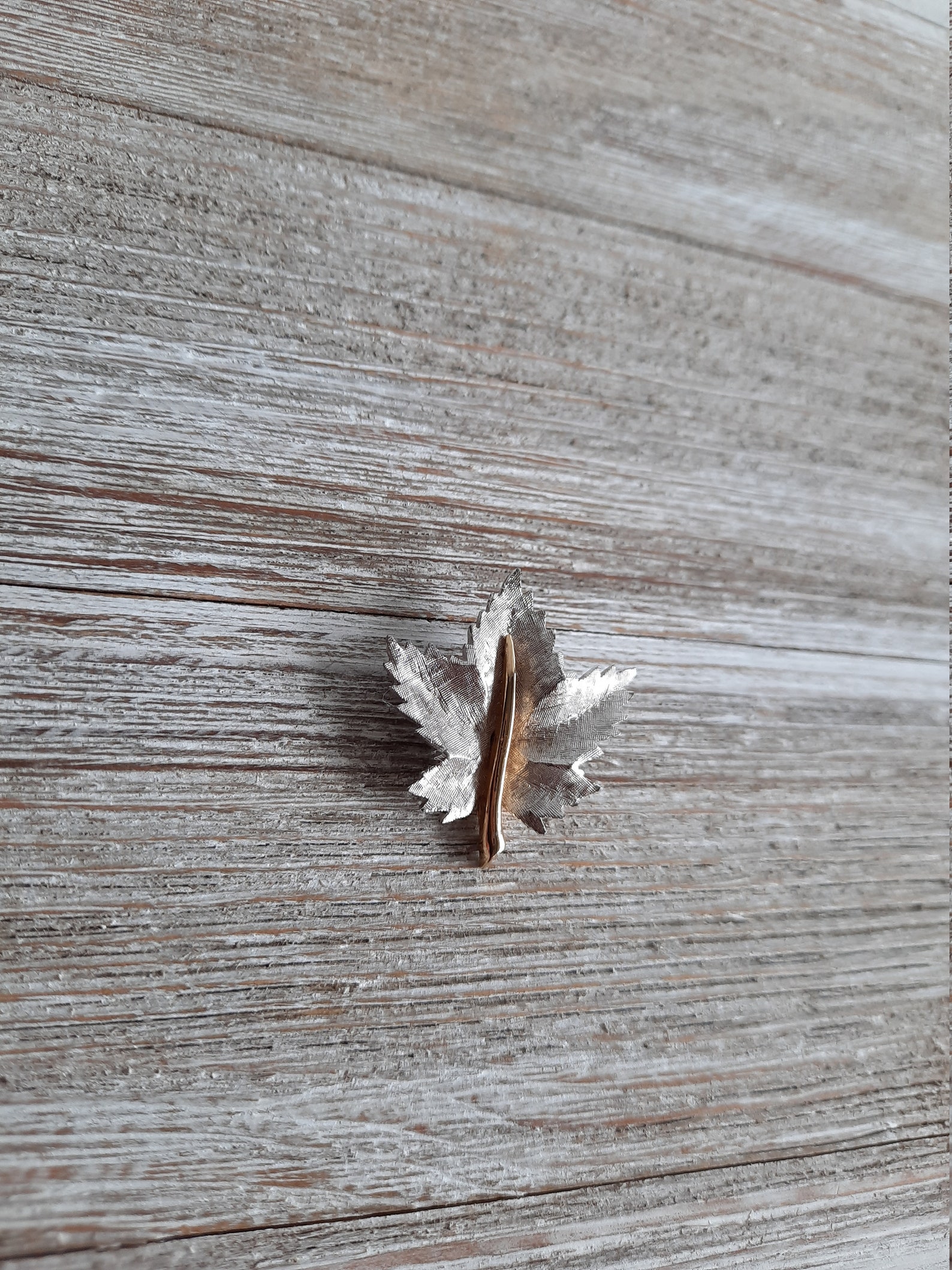Broche Vintage Feuille En Ambre Sculpté - Pierre Naturelle Jaune - Monture Alliage Cuivre