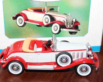 Hallmark Keepsake 1930 Cadillac Ornament