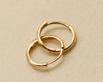 Hoop Earrings, Cute Earrings, Minimalist Earrings, Small Hoop Earrings, Cool Earrings, Tiny Earrings, Gold Earrings, Gold Huggie Earrings