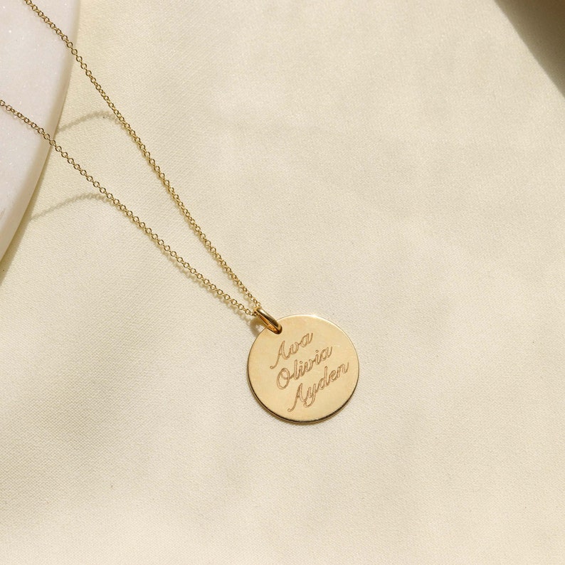 14K Gold Initial Halskette, Namenskette personalisiertes Geschenk, gravierte Halskette für Frauen, Initiale Halskette für Mama, zierliche Initial Halskette Bild 3