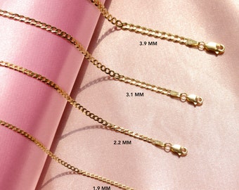 May include: Four gold curb chains of different widths, laid out on a pink surface. The chains are labeled with their widths in millimeters: 1.9 mm, 2.2 mm, 3.1 mm, and 3.9 mm.