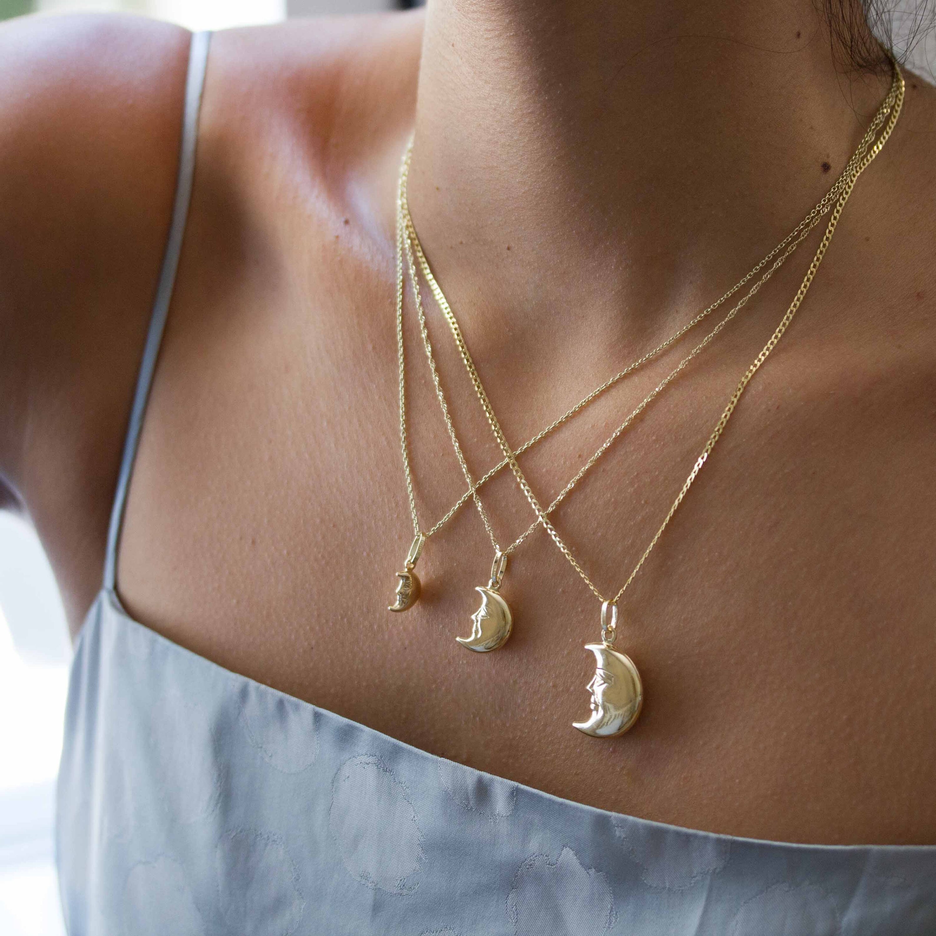 14K Gold Half Moon Pendant Necklace 