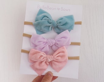 Set van Baby Bows, pasgeboren hairbows, mee naar huis nemen boog, boog voor baby, preemie strikken, zachte strikken voor baby's, baby boog, baby hoofdband, roze boog, set