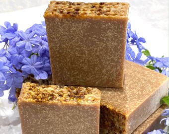 Honey Therapy Soap. " Made with Wild flower, Manuka honey and beeswax". Scented with Pure Honey fragrance.