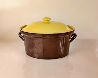 Hall Ceramic 2 Quart Casserole Dish ~ Retro Ovenware ~ Kitchenware