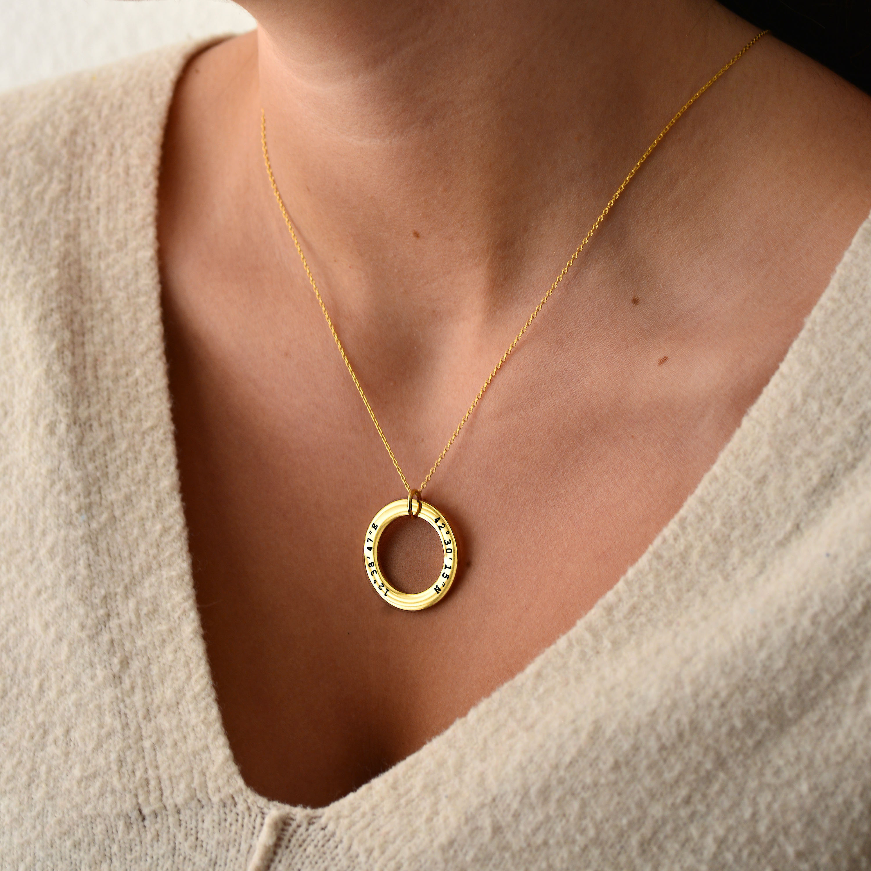 Unique circle necklace outlet