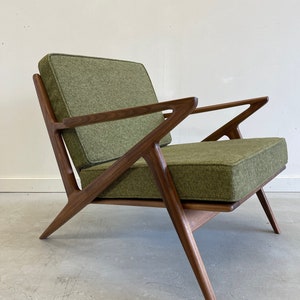 Exquisite Handmade Walnut Z Chair in Avocado image 1