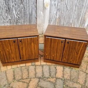 American of Martinsville Mid Century Night Stands Bild 3