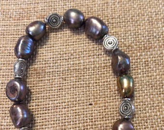Purple freshwater pearl bracelet