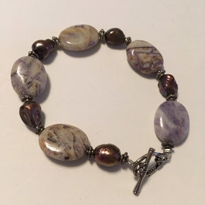 Purple agate and peacock pearl bracelet